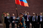 Yemen's presidential council chief Al-Alimi visits Russia