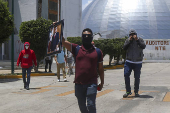Personas irrumpen en instalaciones del SNTE en sur de México