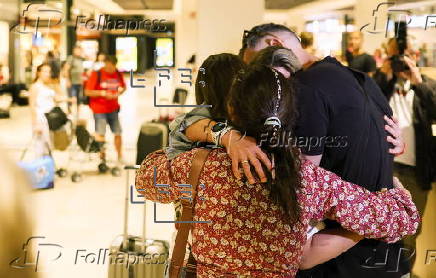 Germans arrive in Berlin after they left Israel via Jordan