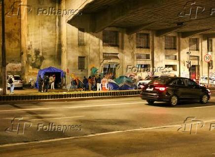 Moradores do Complexo 9 de Julho (SP).