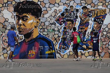 Mural del jugador Lamine Yamal en el Parque de Rocafonda de Mataró