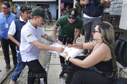 Disidencia de las FARC libera a nueve contratistas secuestrados hace ocho días en Colombia