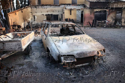 Big wildfire rages in southern France