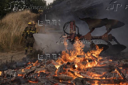 Incendio forestal en Monterrei (Ourense)