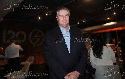 Light comemora 120 anos de historia com a instalaçao imersiva anos luz