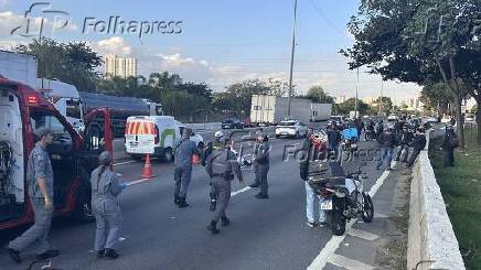 Acidente de trânsito com vítima fatal na marginal tietê