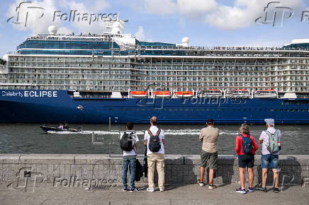 Summer tourism in Amsterdam