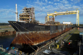 Work on Brazil's first dismantling of a Petrobras platform starts a year late