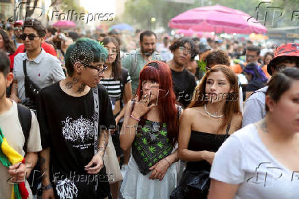 March in favor of full decriminalization of cannabis, in Mexico City