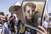 Protesta en la frontera con Gaza contra la matanza de civiles y el hambre que afronta la población palestina