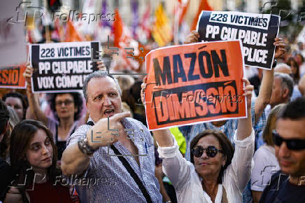 Séptima manifestación para pedir la dimisión del president de la Generalitat, en el día en el que se cumplen siete meses de la tragedia