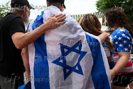 Jewish community gathers a week after attack in Boulder