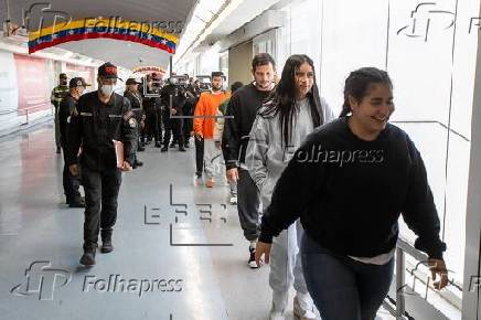 Llegan a Venezuela 201 migrantes deportados en un vuelo procedente de Texas