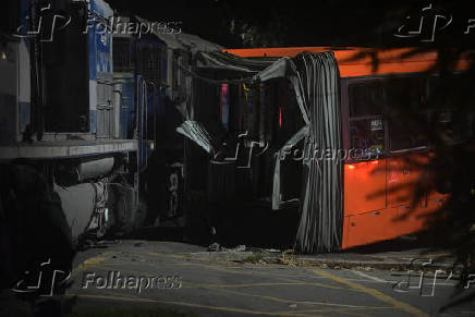 Acidente de trem e onibus