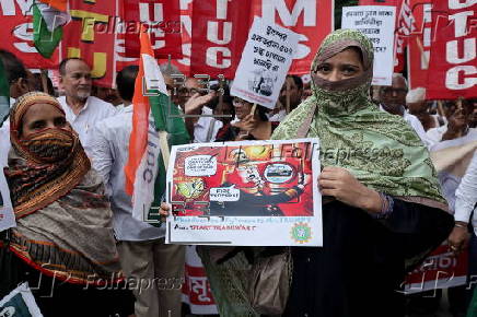 Left parties protest against US president, outside US embassy in Kolkata