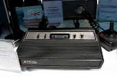 O videogame Atari 2000 