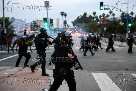 Protest following multiple detentions in downtown Los Angeles