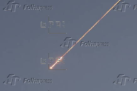 Iran launches retaliatory ballistic missiles against Israel