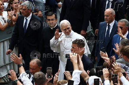 Pope Leo leads the Mass in Castel Gandolfo