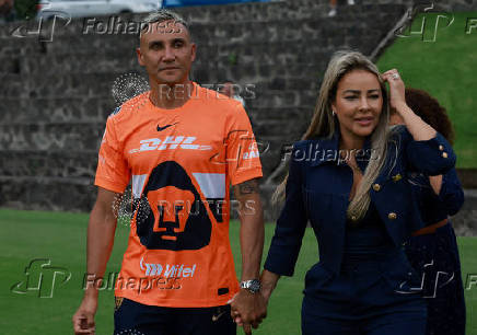Keylor Navas is presented as the new signing for Pumas UNAM