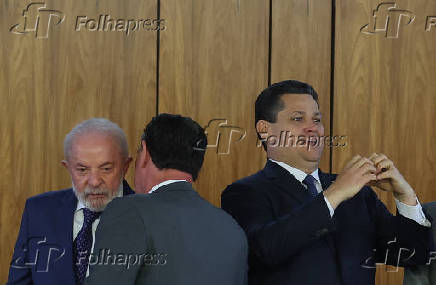 Lula assina MP com R$ 30 bi para setores atingidos pelo tarifaço