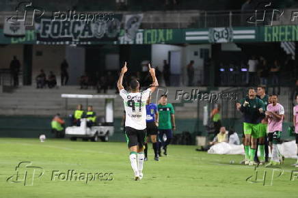 Campeonato paranaense partida entre o coritiba contra o maringá