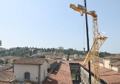 Florence removes 60-metre crane at Uffizi Galleries after two decades