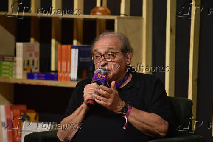Ruy castro e isabel lustosa conversam sobre o livro 