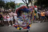 Fantasia colorida marca desfile do Urubó na Freguesia do Ó