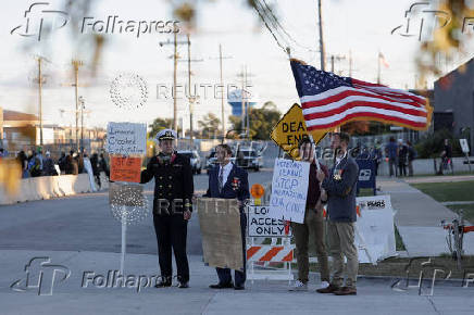 Protests continue against federal immigration action in Broadview