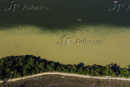 Encontro das águas poluídas pelo garimpo do rio Fresco com o rio Xingu