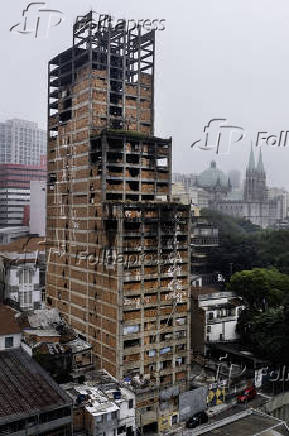 Edíficio inacabado conhecido como Caveirão em SP