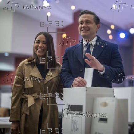 Los líderes de los principales partidos políticos votan en las elecciones de Canadá