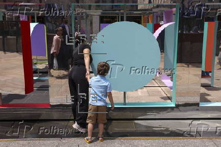 Interactive public art installation by Wade and Leta unveiled at Rockefeller Center