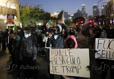 Protests against immigration sweeps continue in Los Angeles
