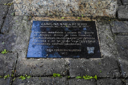 Placa em homenagem à Carolina Maria de Jesus
