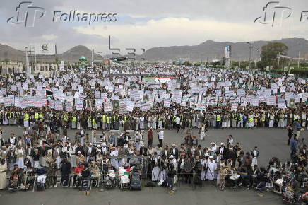 Houthi supporters protest against the US in Sana'a