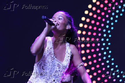 A cantora Agnes Nunes, se apresentou com o convidado Xamã na 3° Edição do C6