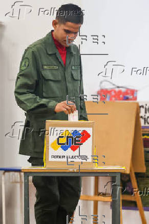 Abren los centros de voto en Venezuela para las elecciones regionales y legislativas
