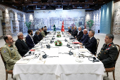 Turkey?s President Erdogan meets with Pakistan's PM Sharif in Istanbul