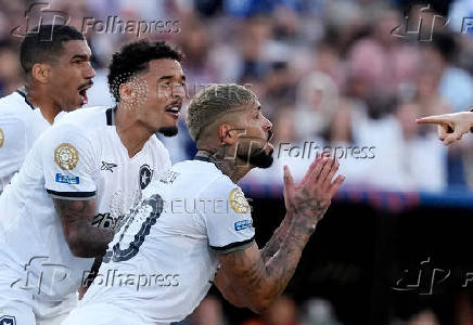FIFA Club World Cup - Group B - Paris St Germain v Botafogo