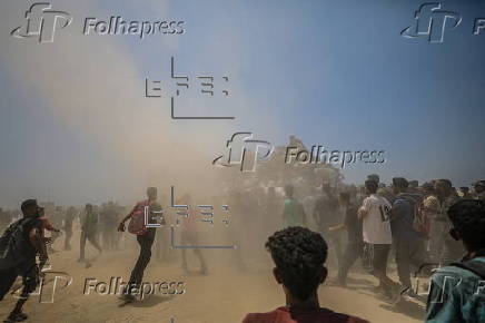 Aid enters Gaza Strip after Israel announces daily pause of hostilities