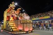Desfile da escola de samba Império da Casa Verde no Carnaval de SP