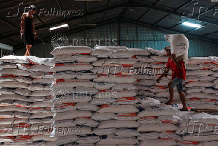 FILE PHOTO: Indonesia annual Q1 GDP growth slowest in more than three years