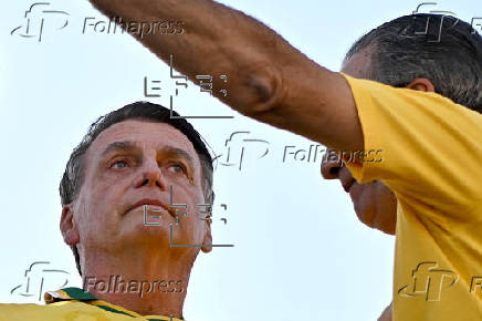 Bolsonaro encabeza una manifestación tres días después de salir del hospital
