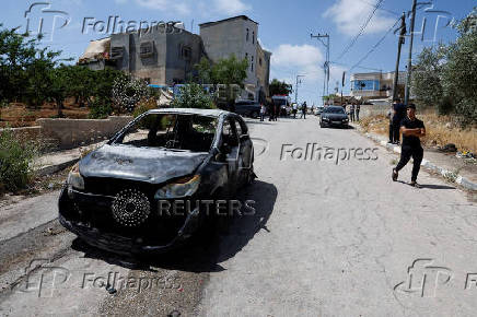 Israeli settlers attack in Qaryout near Nablus