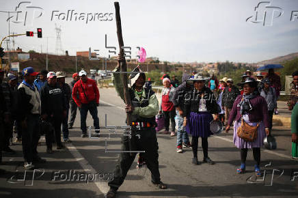 Bloqueos de afines a Morales derivan en enfrentamientos y pérdidas millonarias en Bolivia