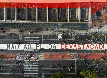 Manifestação na Avenida Paulista contra PL do Licenciamento Ambiental