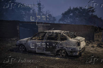 Incendio forestal en A Caridade, este miércoles en Monterrei (Ourense)