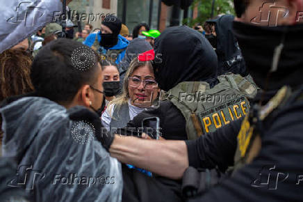 Federal agents make immigration arrests in Chicago